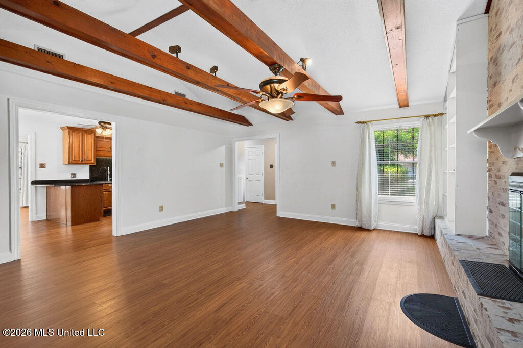 612 Sunset Drive Property Photo 8