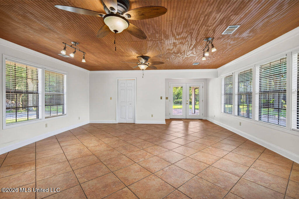 612 Sunset Drive Property Photo 22