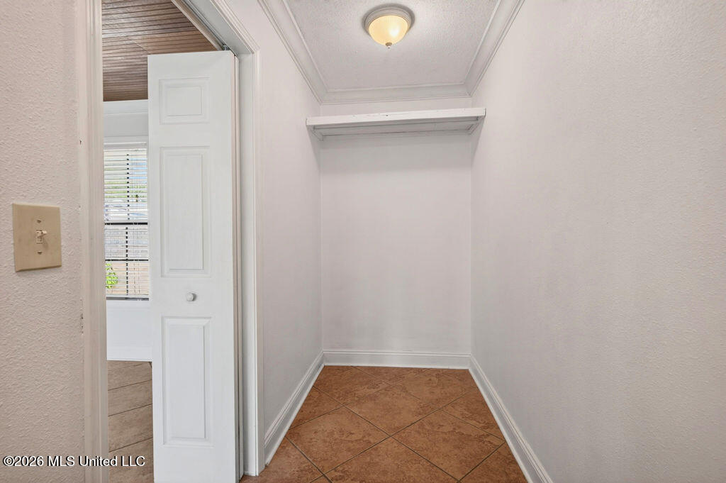612 Sunset Drive Property Photo 23