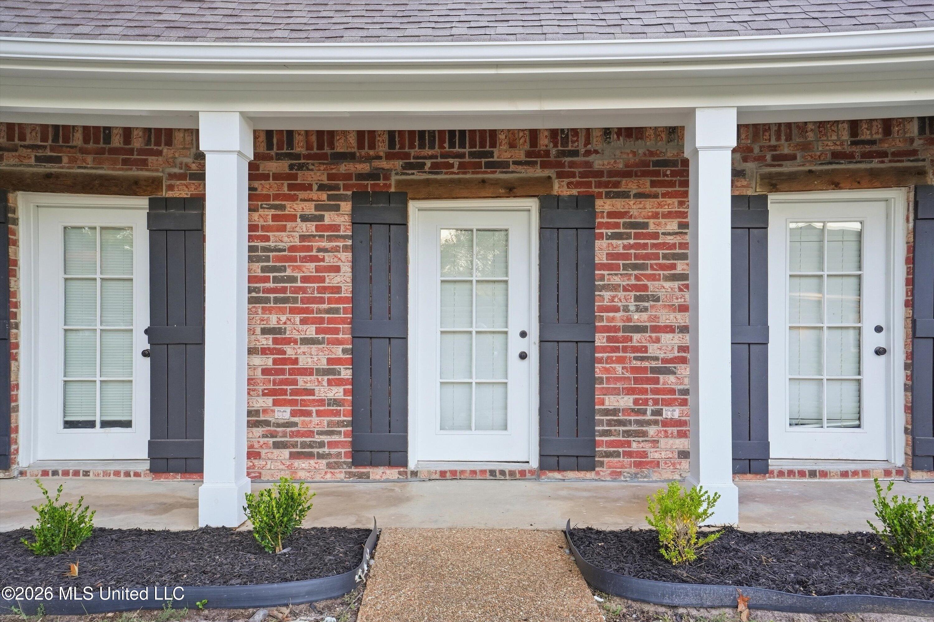 1007 Riverchase N Drive Property Photo 4