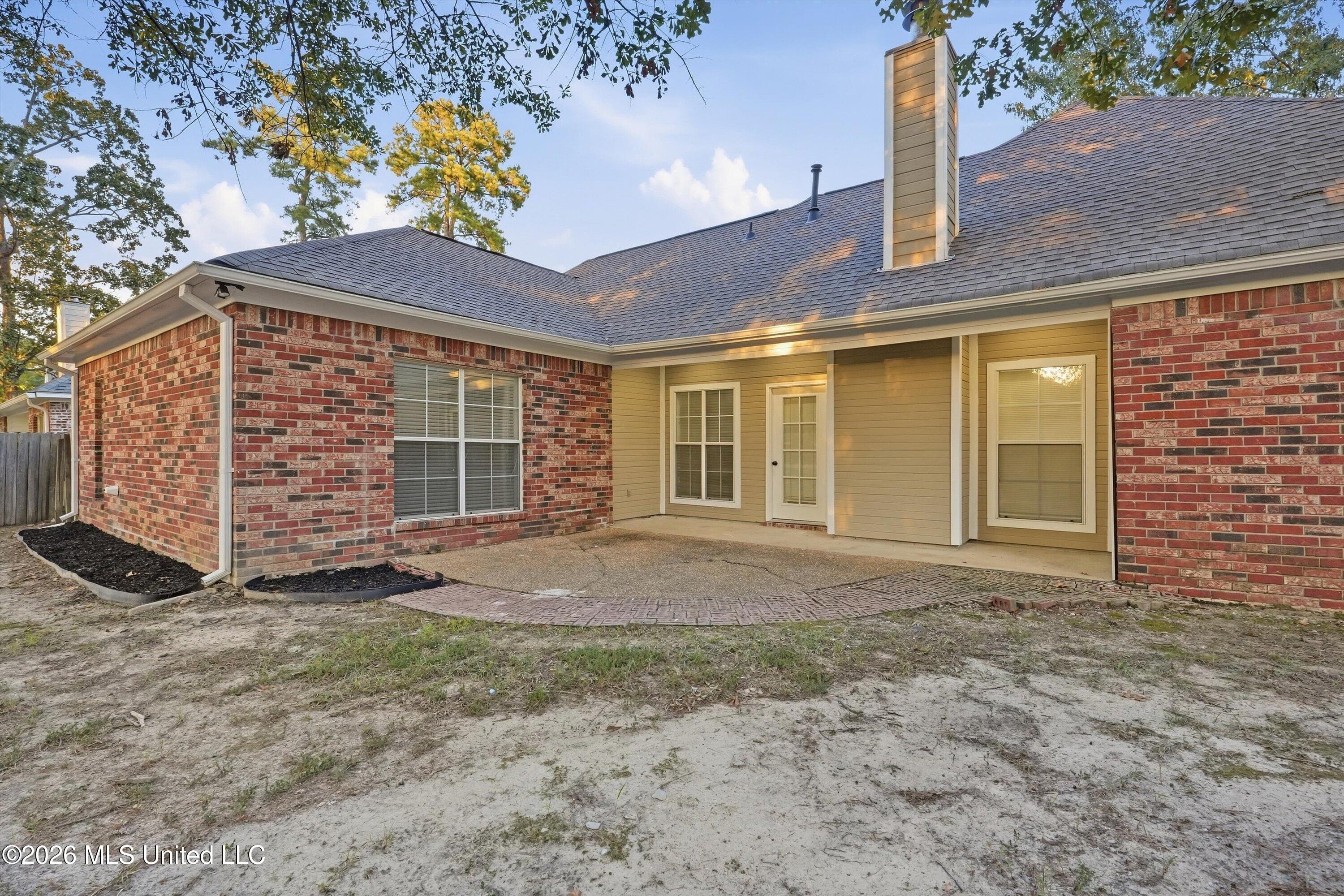 1007 Riverchase N Drive Property Photo 34