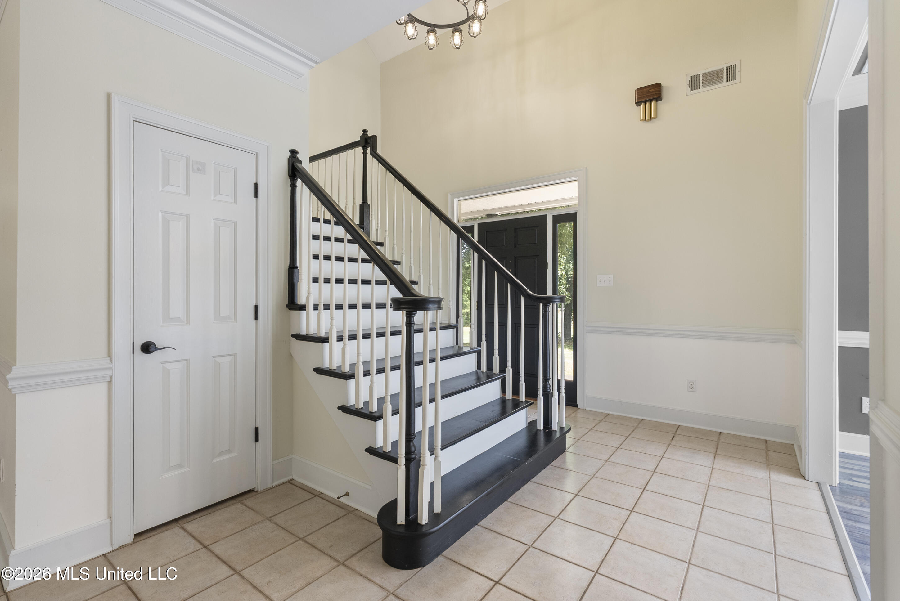 4665 S Fogg Road Property Photo 6