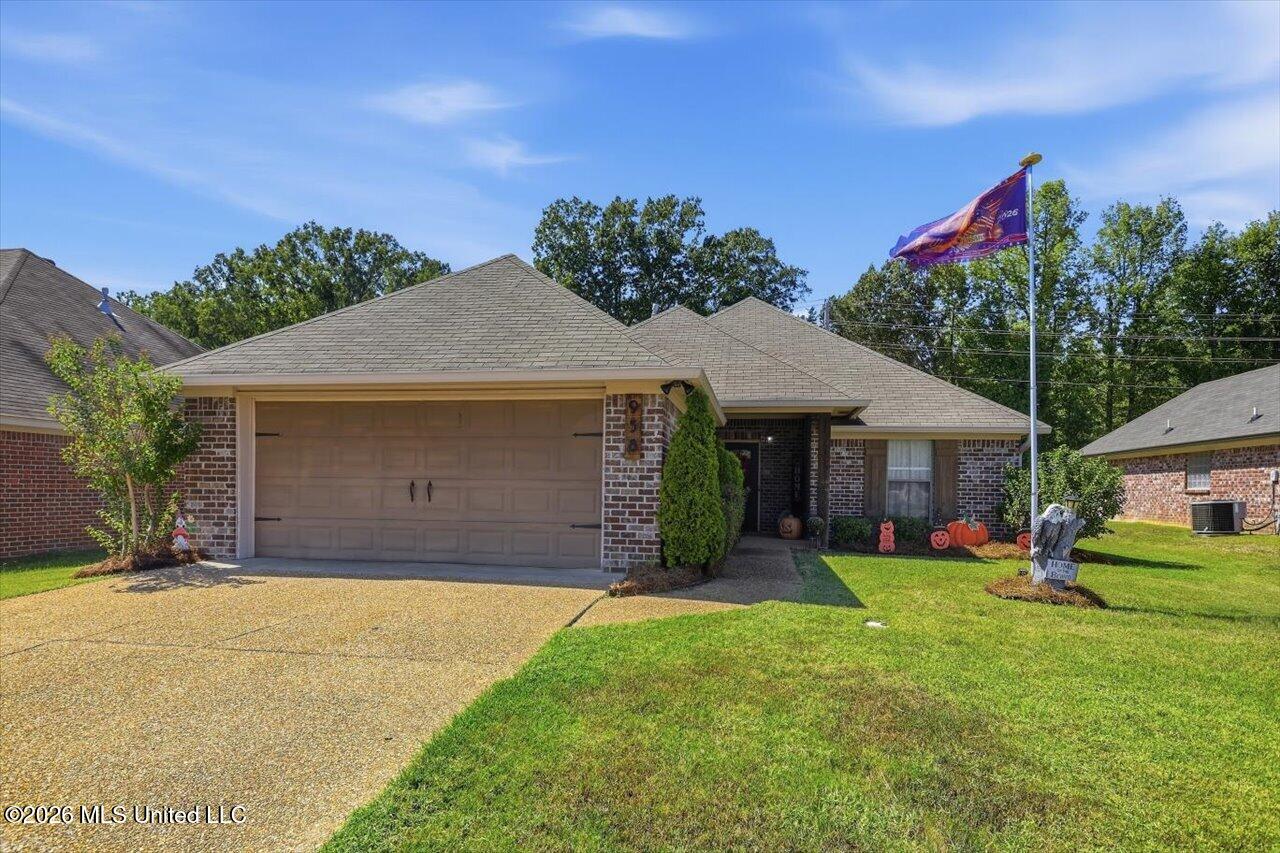 958 Clubhouse Drive Property Photo 1
