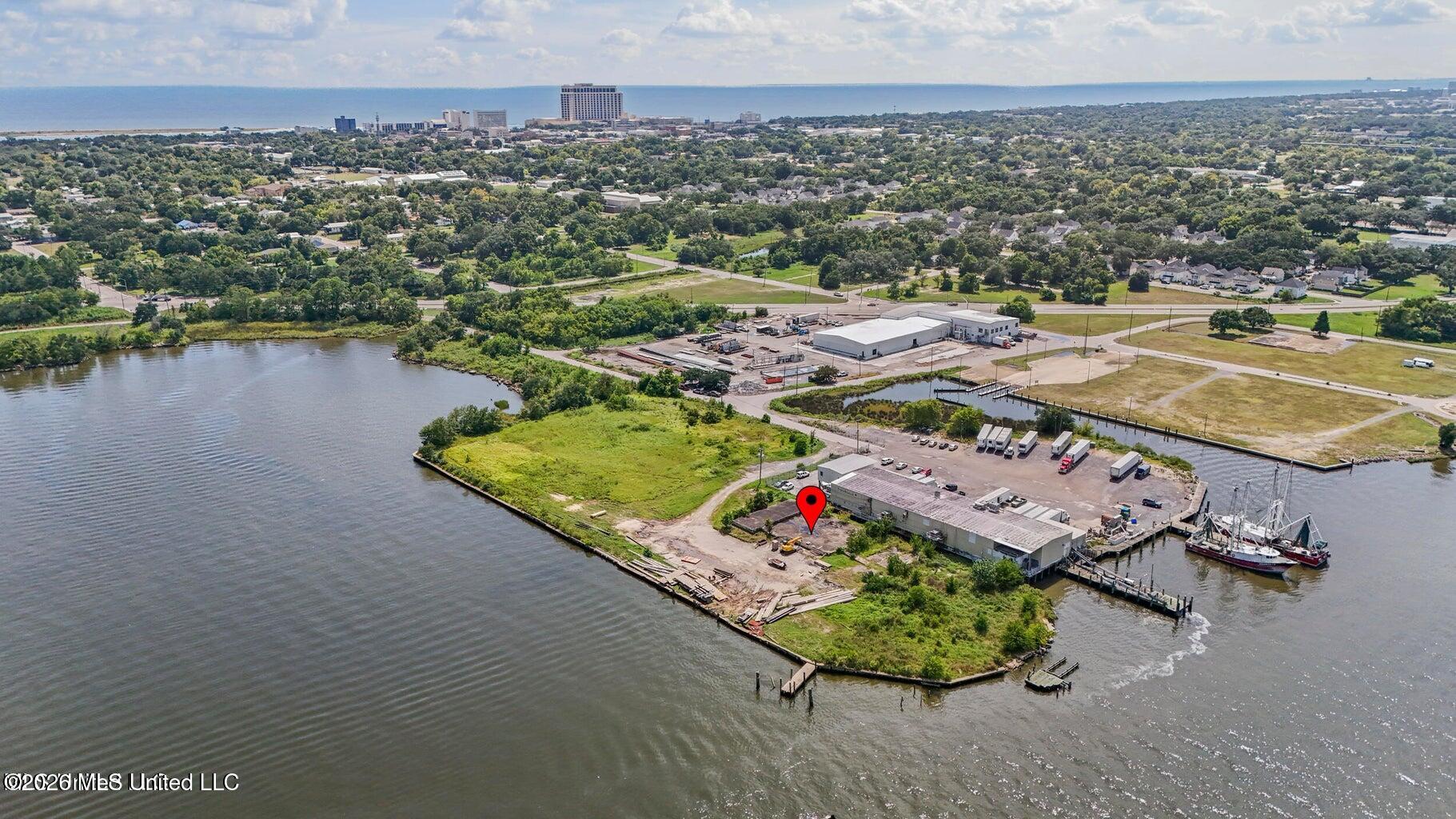540 Bayview Avenue Property Photo 1