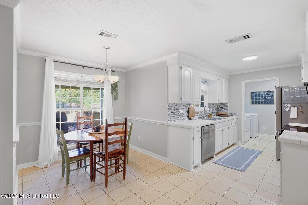 102 Holmar Drive Property Photo 11