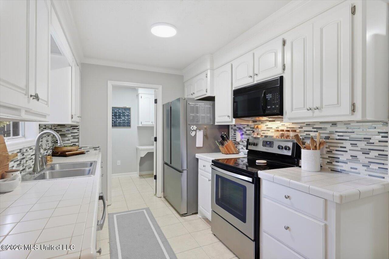 102 Holmar Drive Property Photo 13