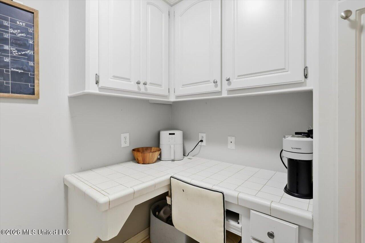 102 Holmar Drive Property Photo 17