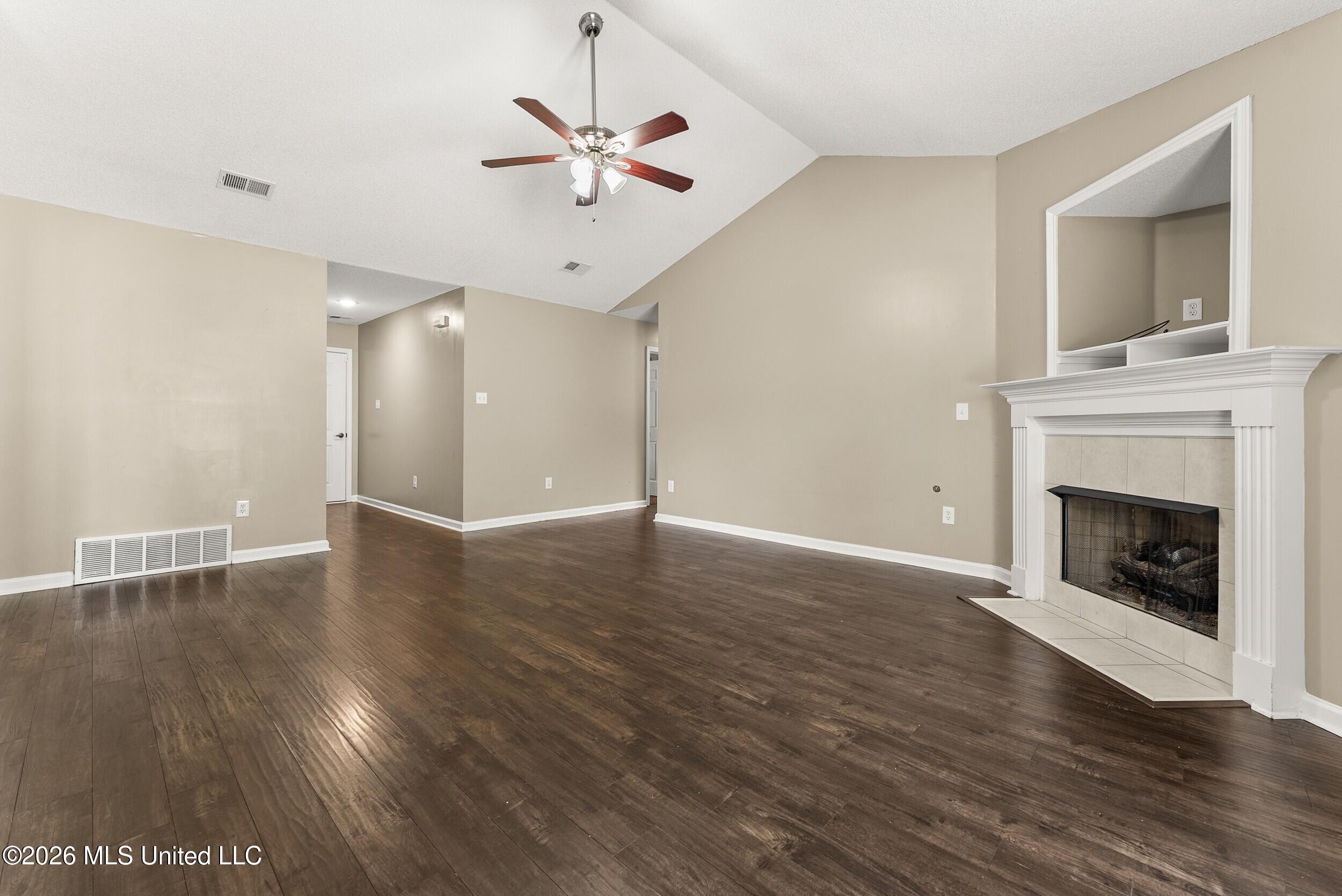 4062 Rosebury Lane Property Photo 6