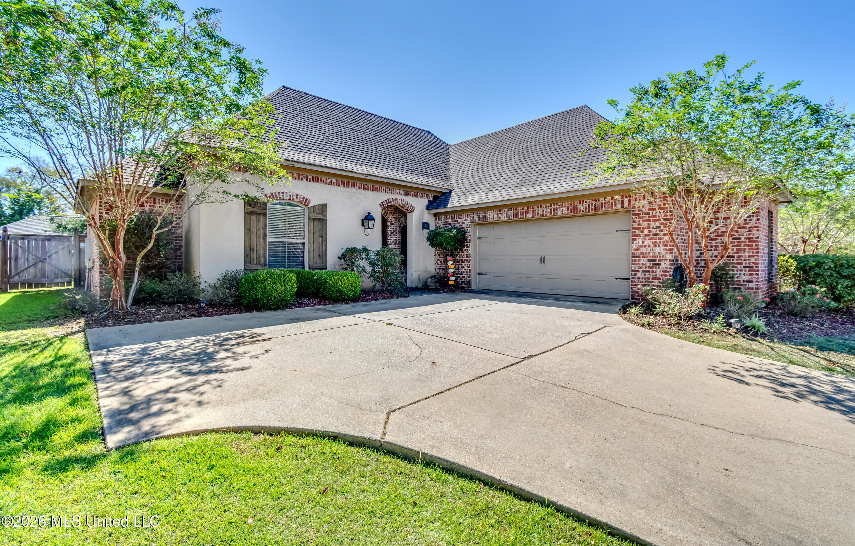 233 Stonebridge Boulevard Property Photo 1