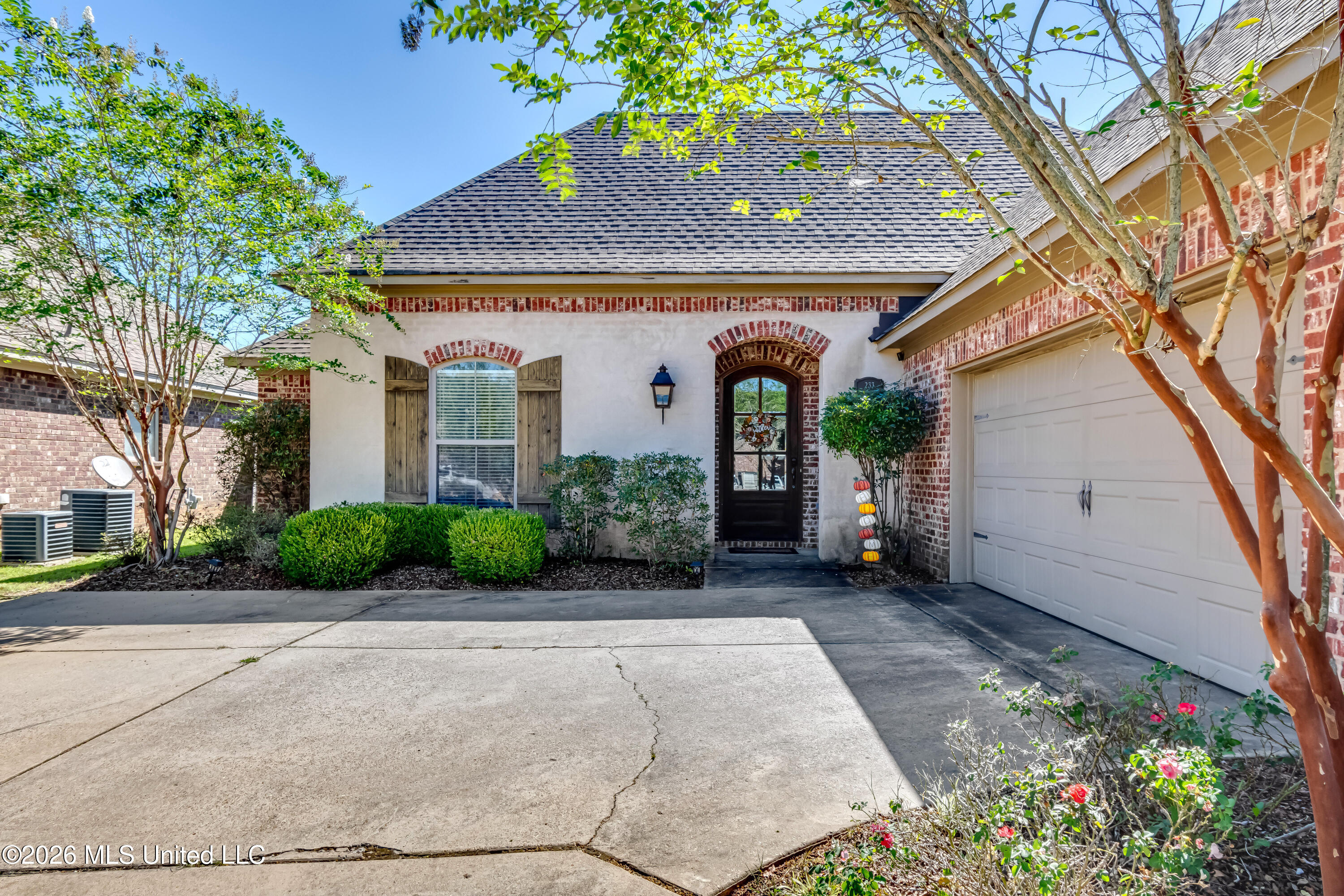 233 Stonebridge Boulevard Property Photo 2