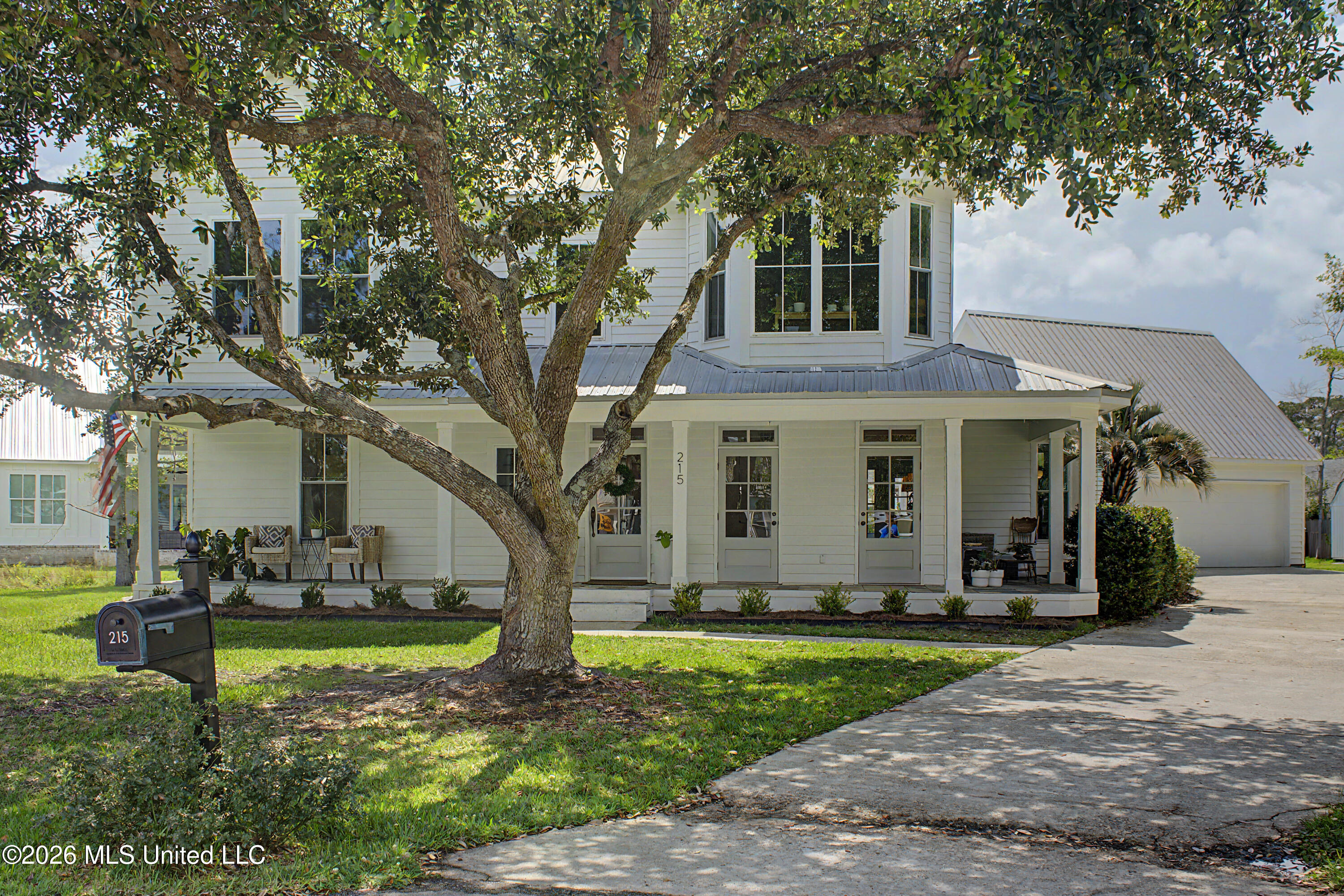 215 Blue Heron Cove Property Photo 1