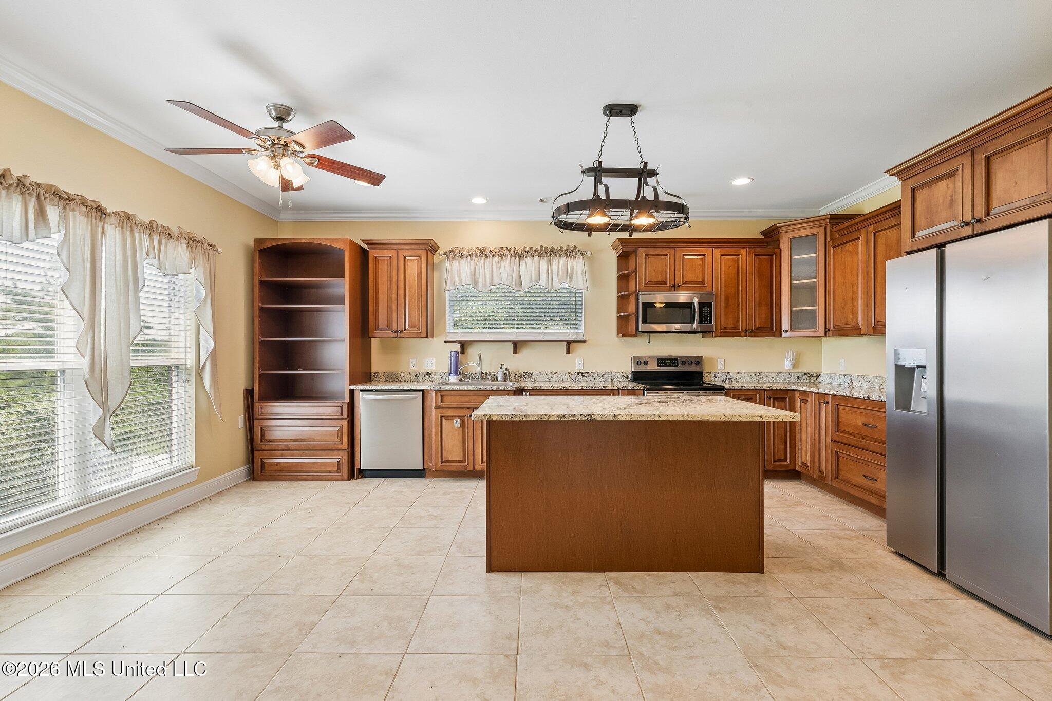 8352 Ridgewood Drive Property Photo 4