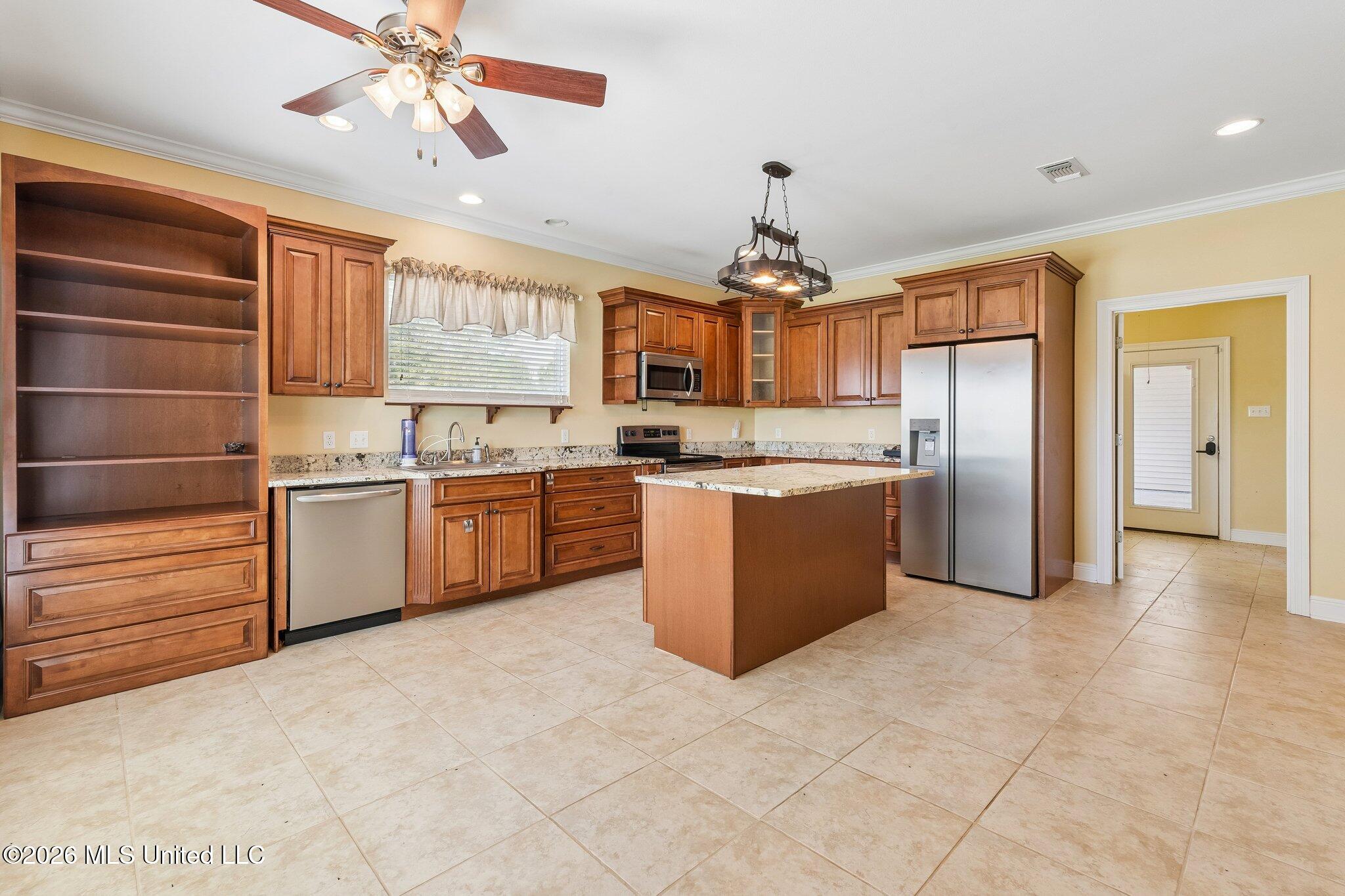 8352 Ridgewood Drive Property Photo 5