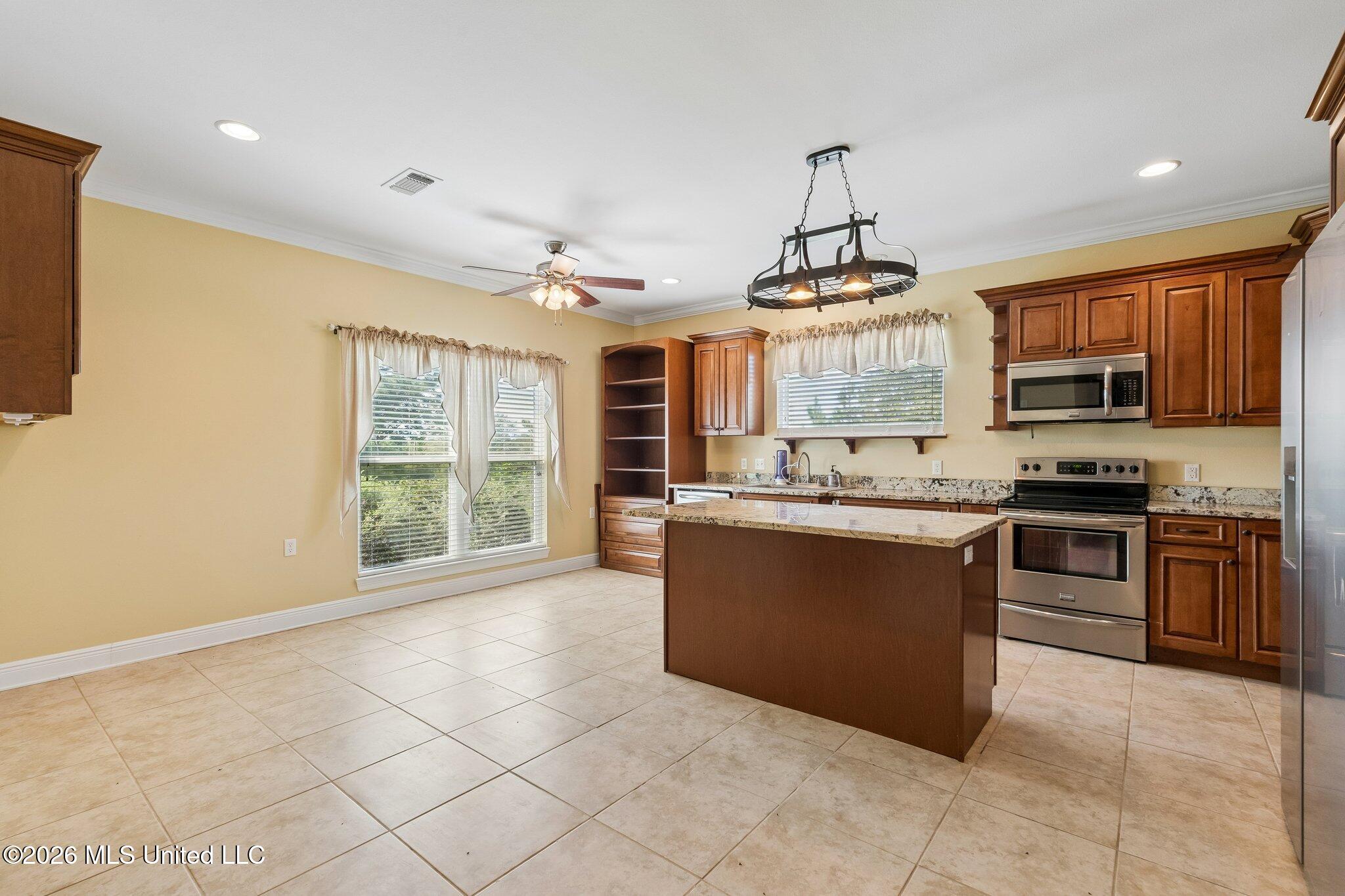 8352 Ridgewood Drive Property Photo 6