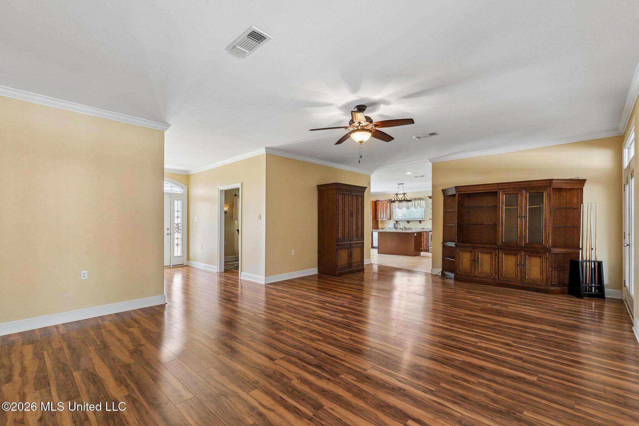 8352 Ridgewood Drive Property Photo 8