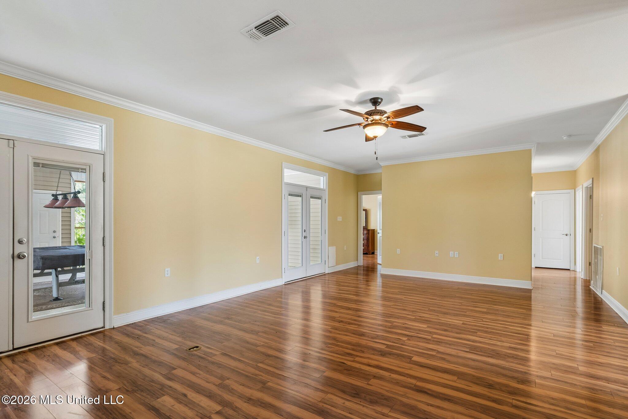 8352 Ridgewood Drive Property Photo 9