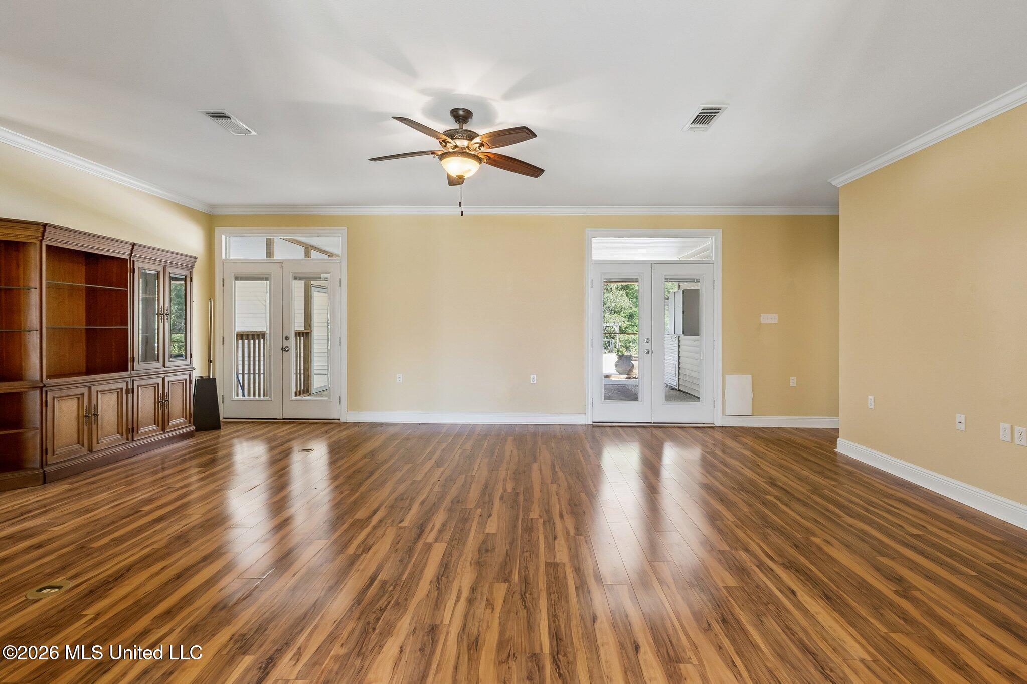 8352 Ridgewood Drive Property Photo 11