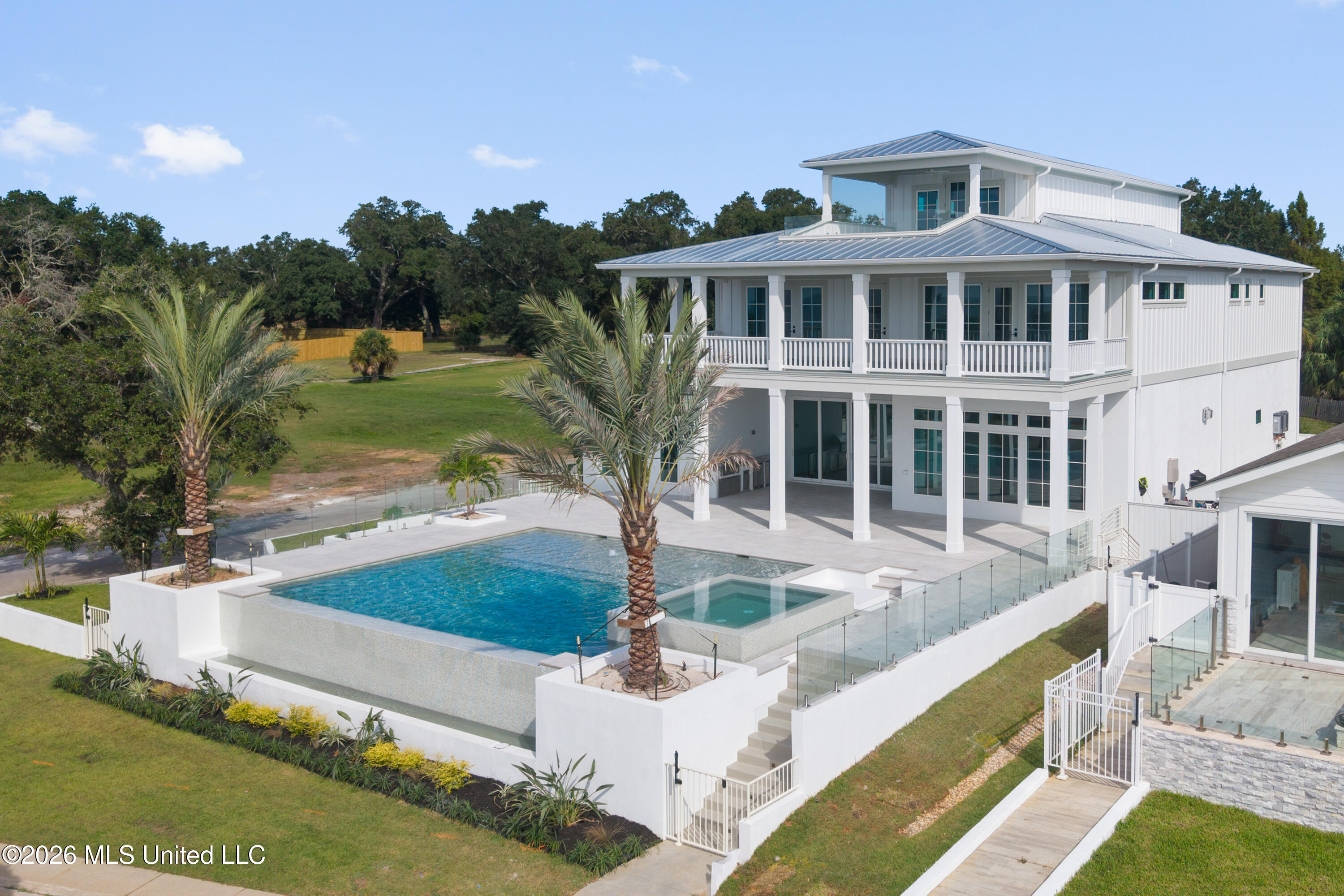 1936 Beach Drive Property Photo 1