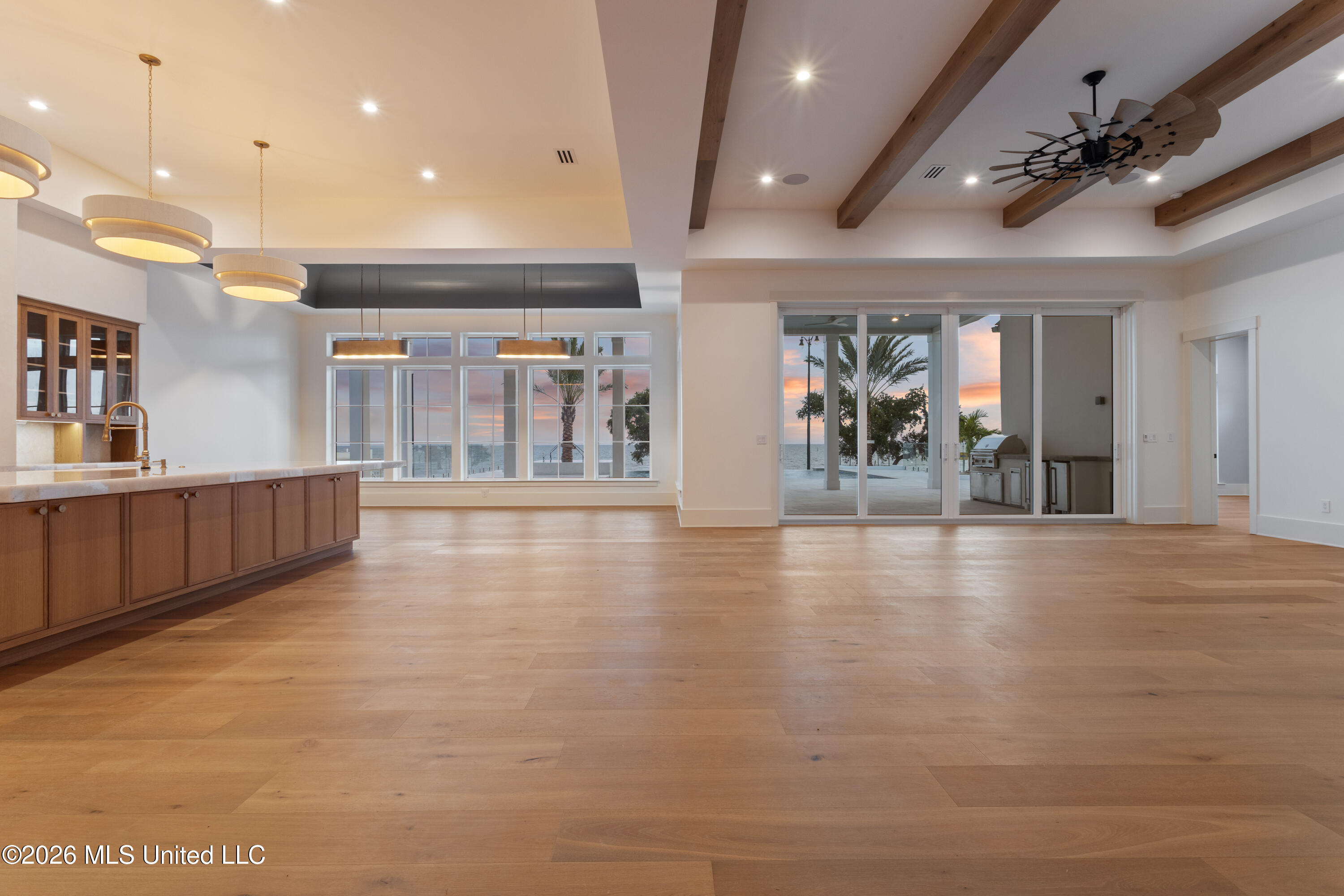 1936 Beach Drive Property Photo 11
