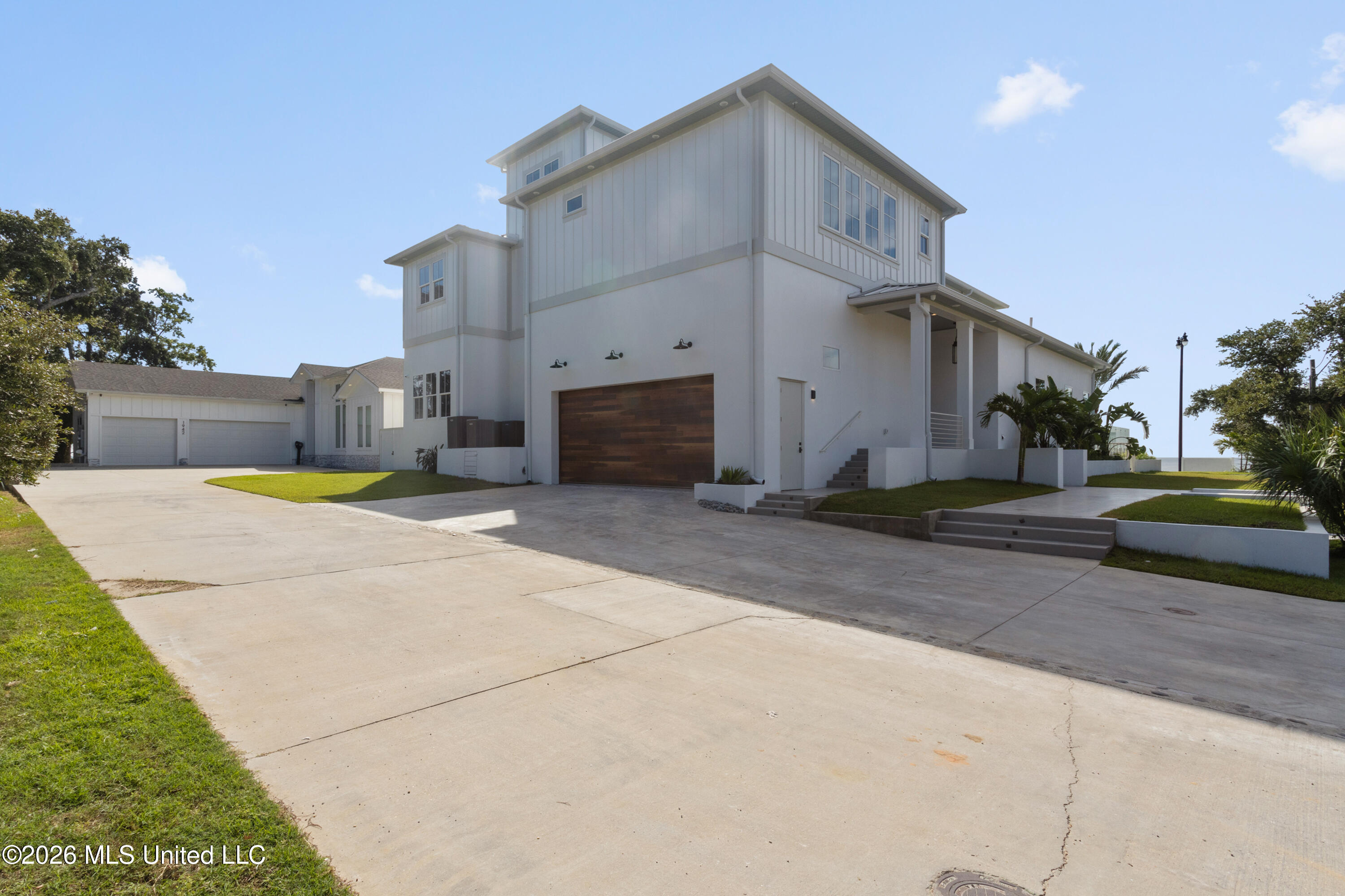 1936 Beach Drive Property Photo 131