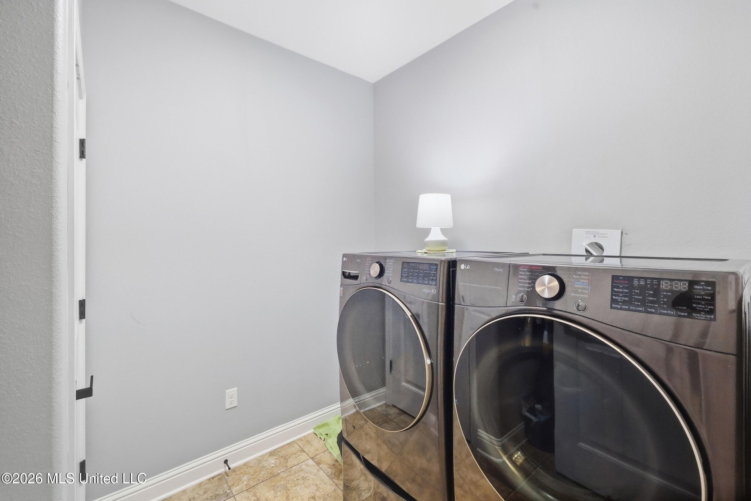13090 Hawthorn Drive Property Photo 37