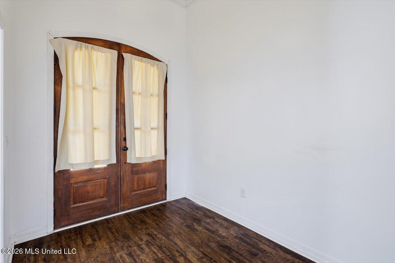 184 Provonce Park Property Photo 4
