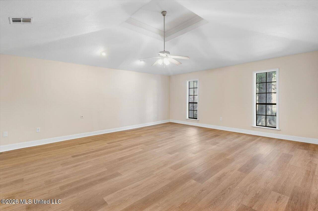 2077 Lakeshore Drive Property Photo 8
