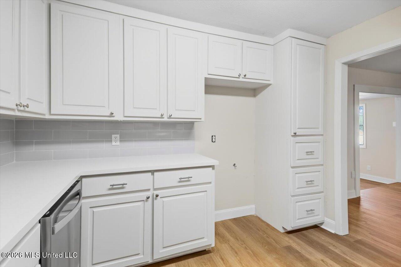 2077 Lakeshore Drive Property Photo 11