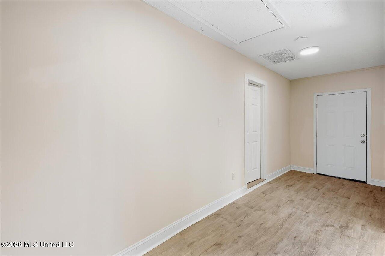 2077 Lakeshore Drive Property Photo 17