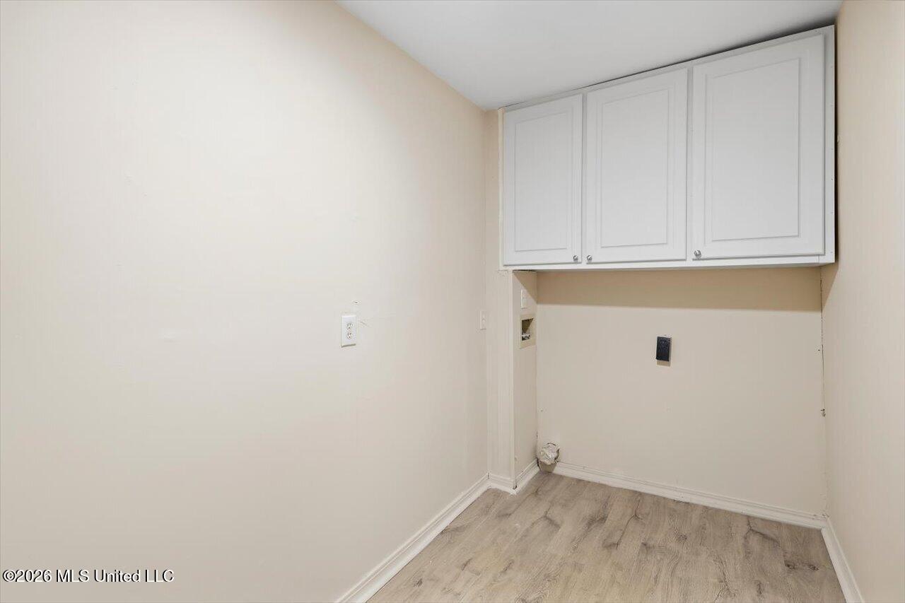 2077 Lakeshore Drive Property Photo 19