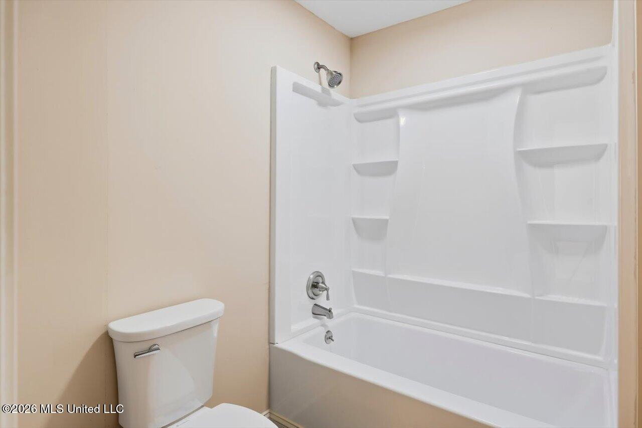 2077 Lakeshore Drive Property Photo 26