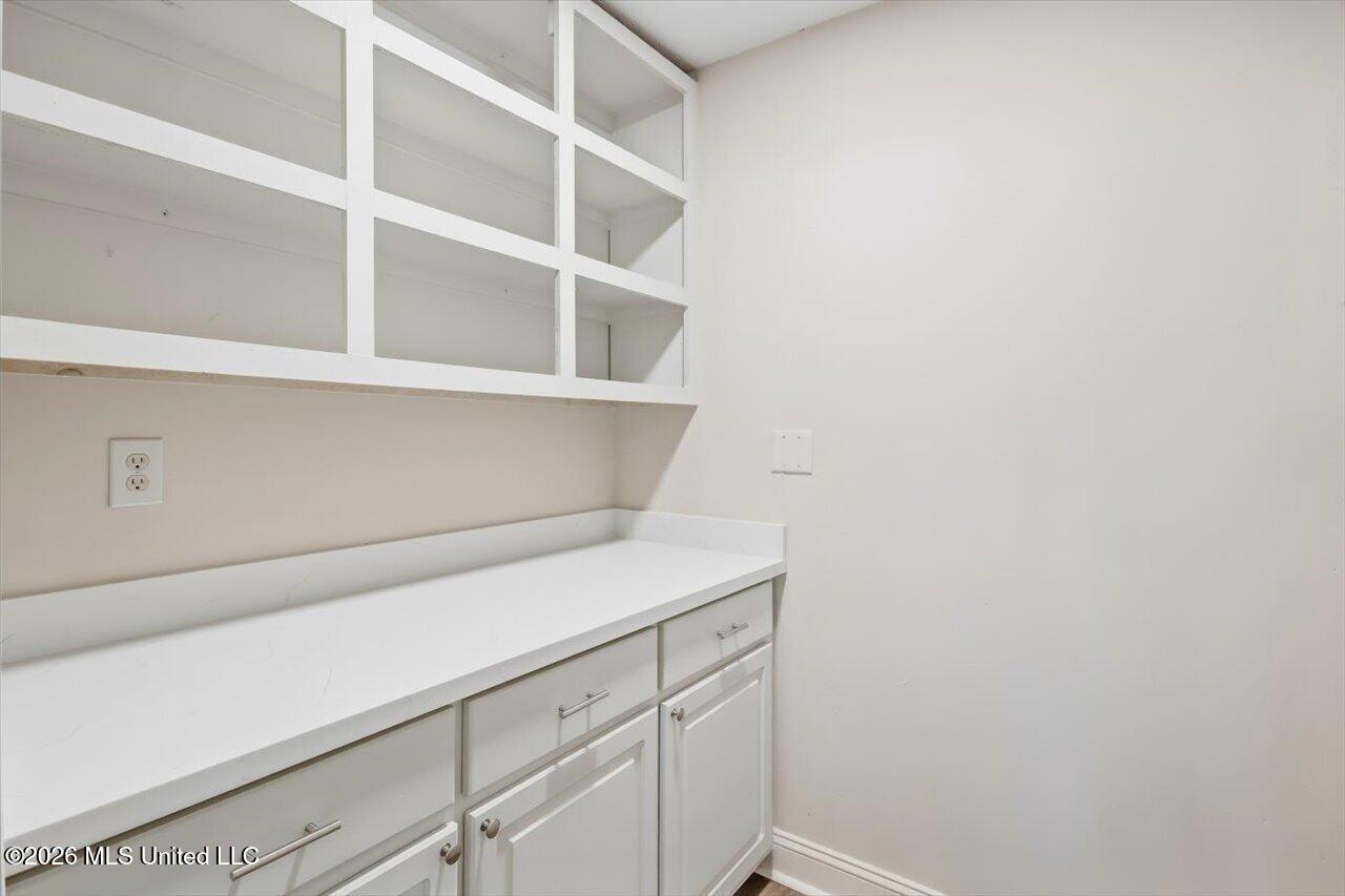 2077 Lakeshore Drive Property Photo 32