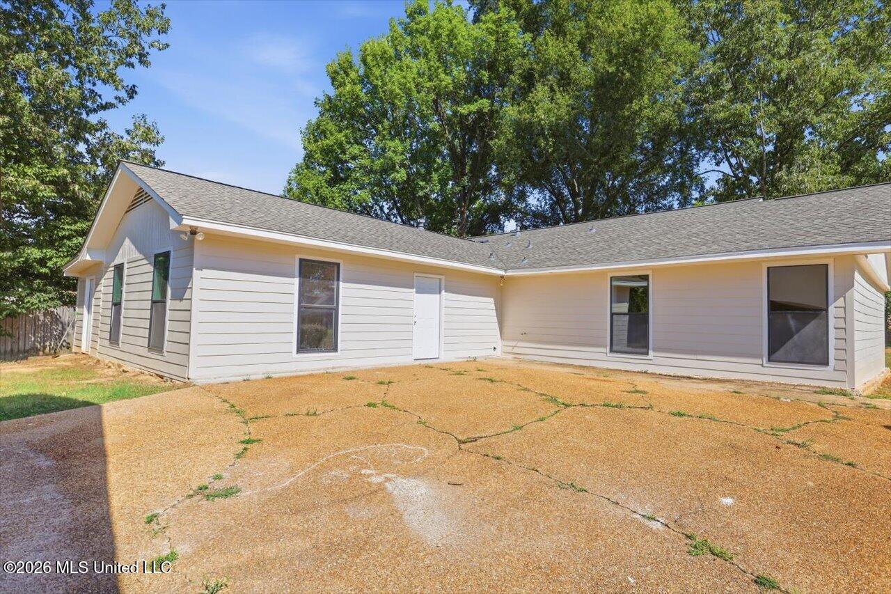 2077 Lakeshore Drive Property Photo 35