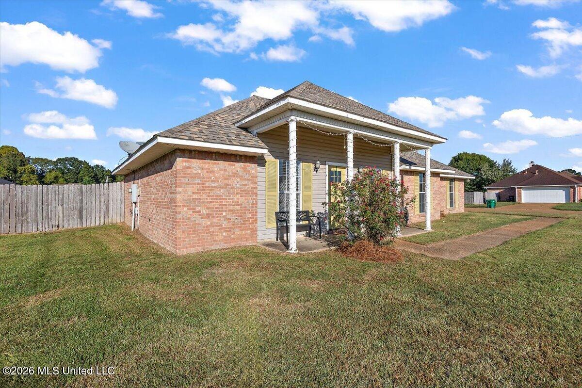 1018 Bullrun Drive Property Photo 2