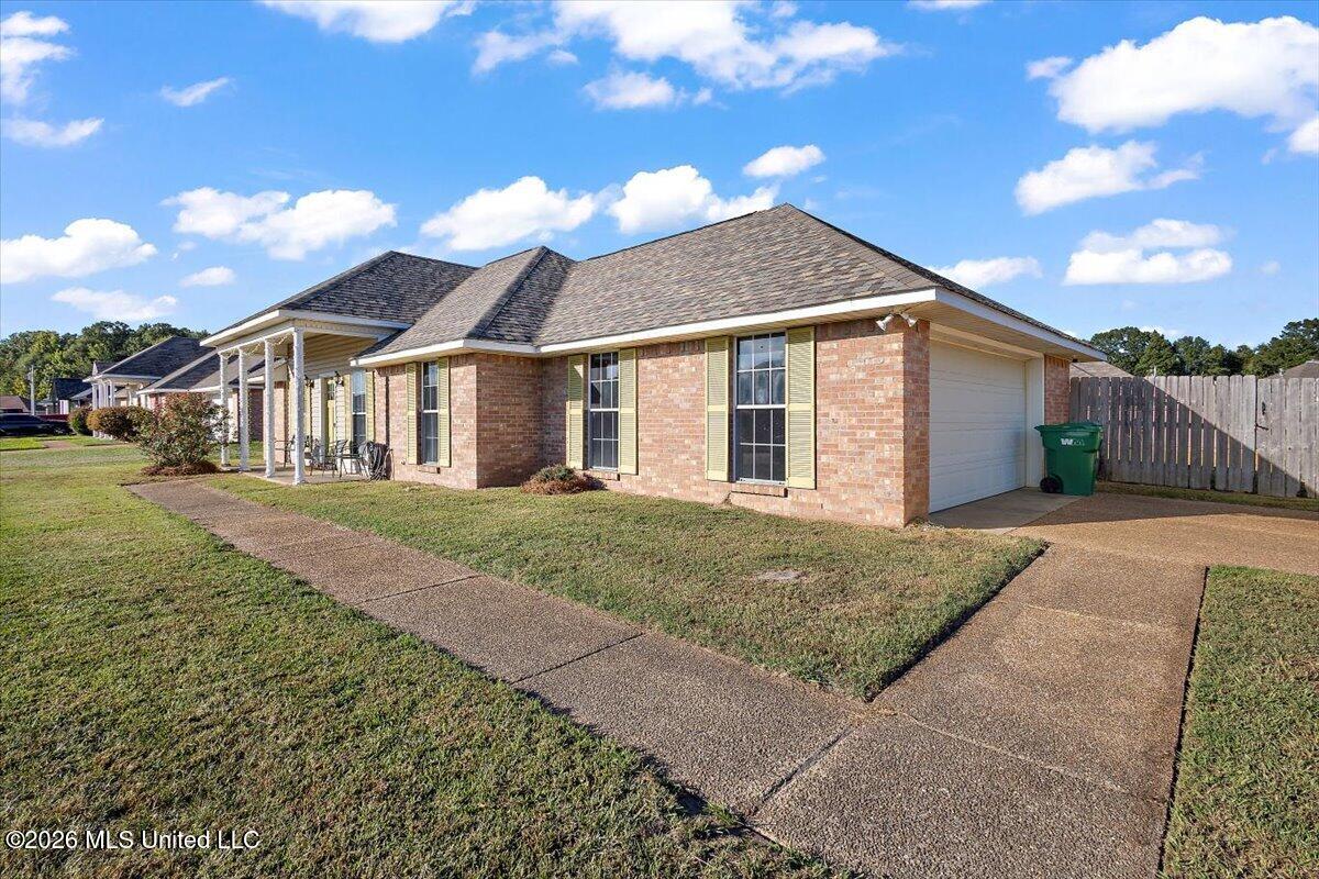 1018 Bullrun Drive Property Photo 3
