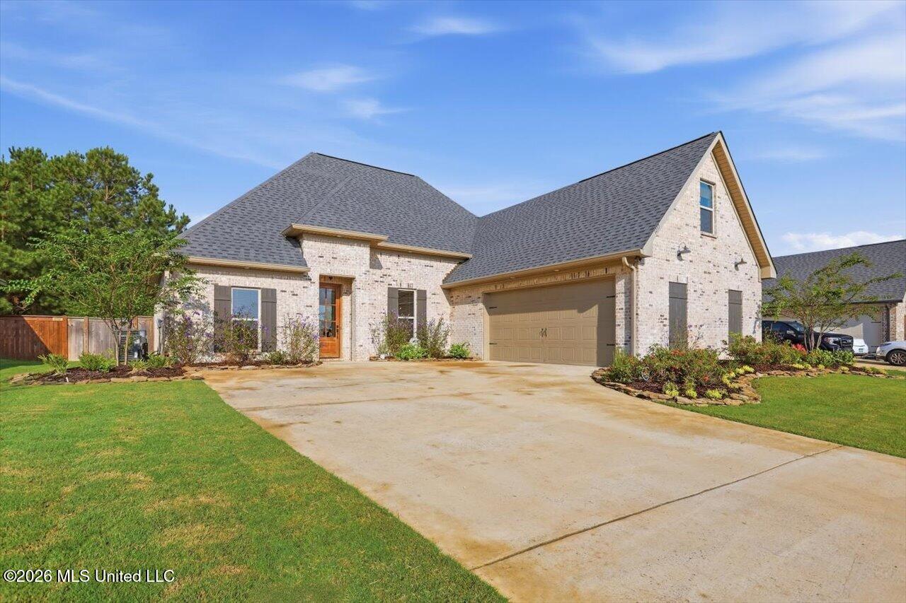 1237 Old Court Crossing Property Photo 1
