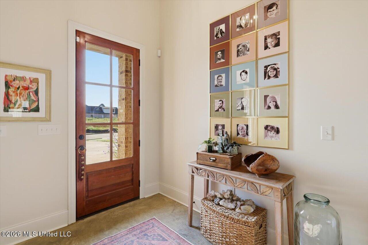 1237 Old Court Crossing Property Photo 4