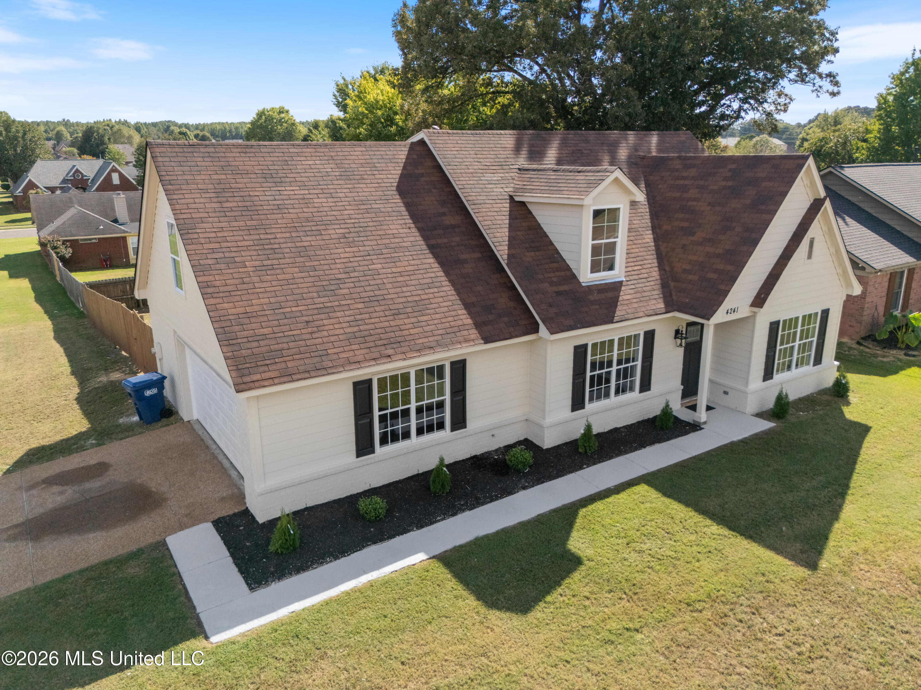 4241 Shadow Glen Drive Property Photo 2