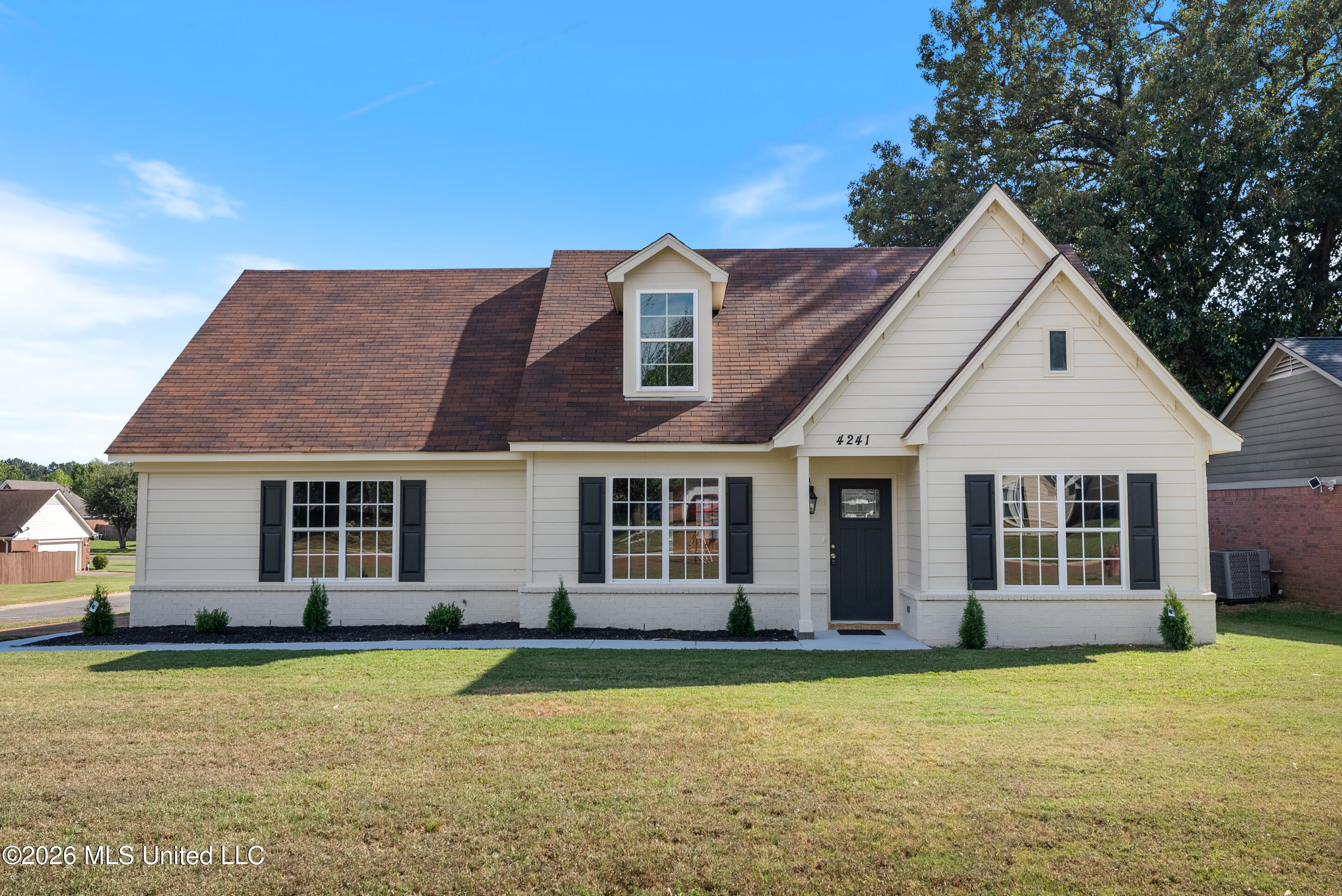 4241 Shadow Glen Drive Property Photo 3