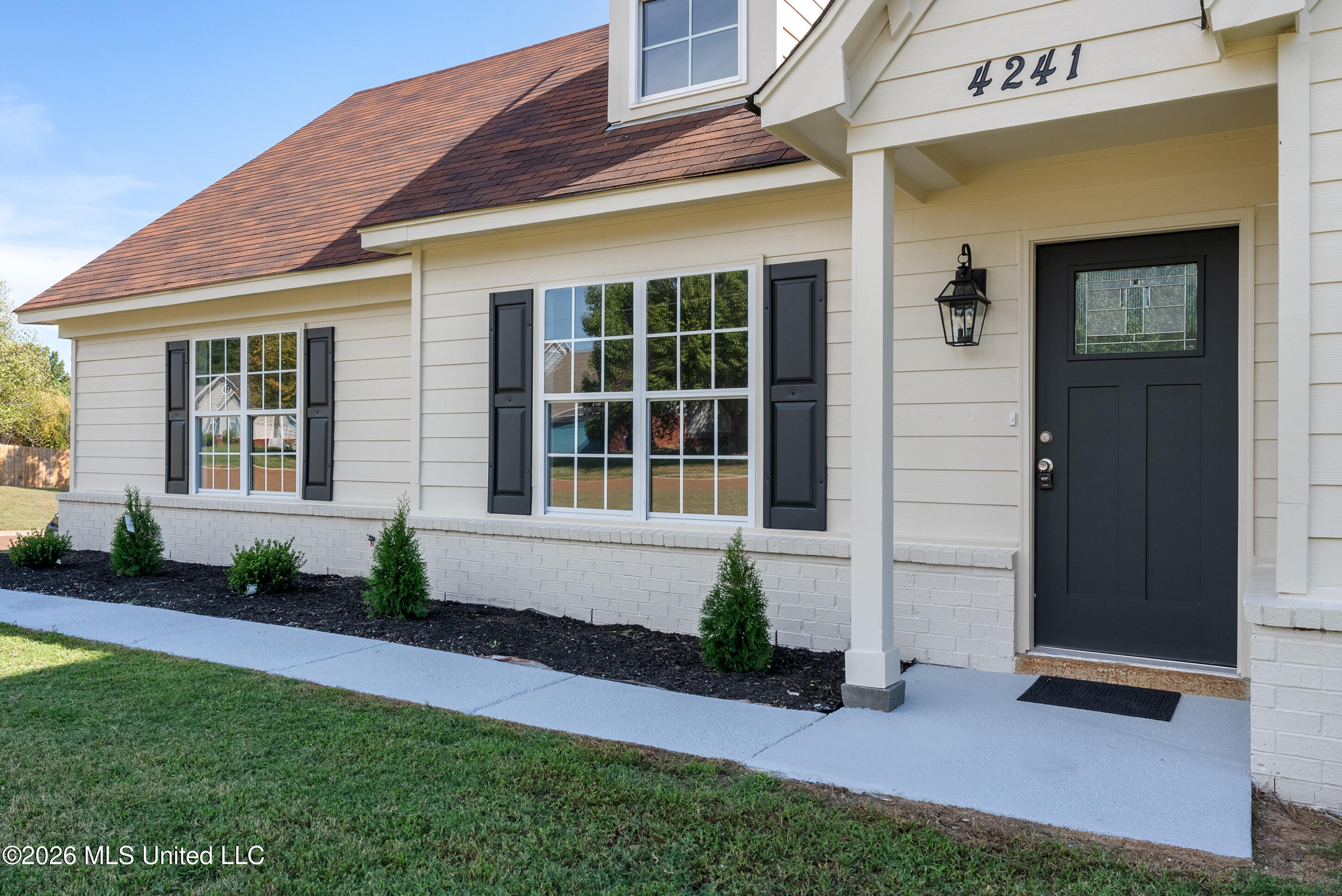 4241 Shadow Glen Drive Property Photo 4