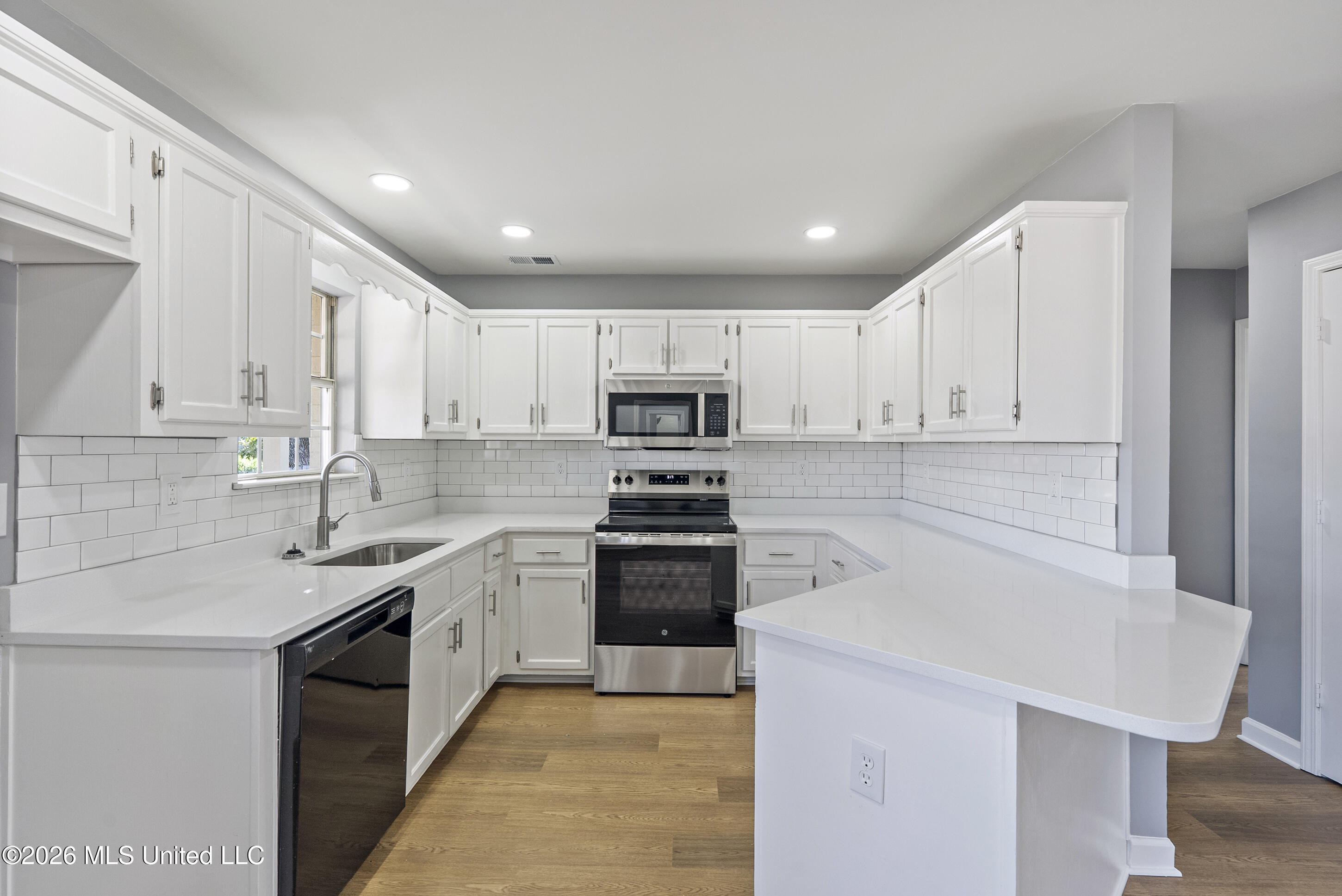 4241 Shadow Glen Drive Property Photo 12