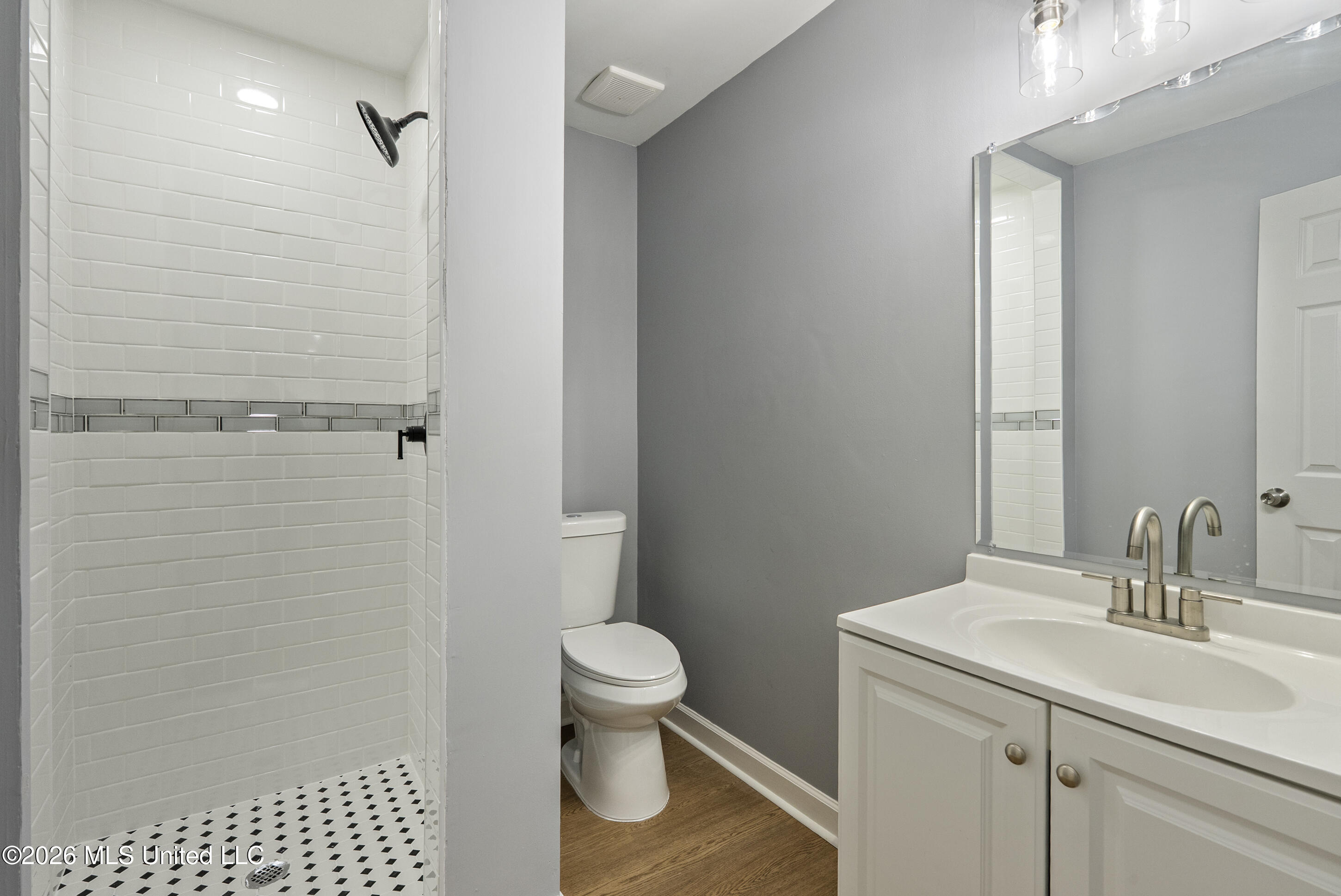 4241 Shadow Glen Drive Property Photo 13