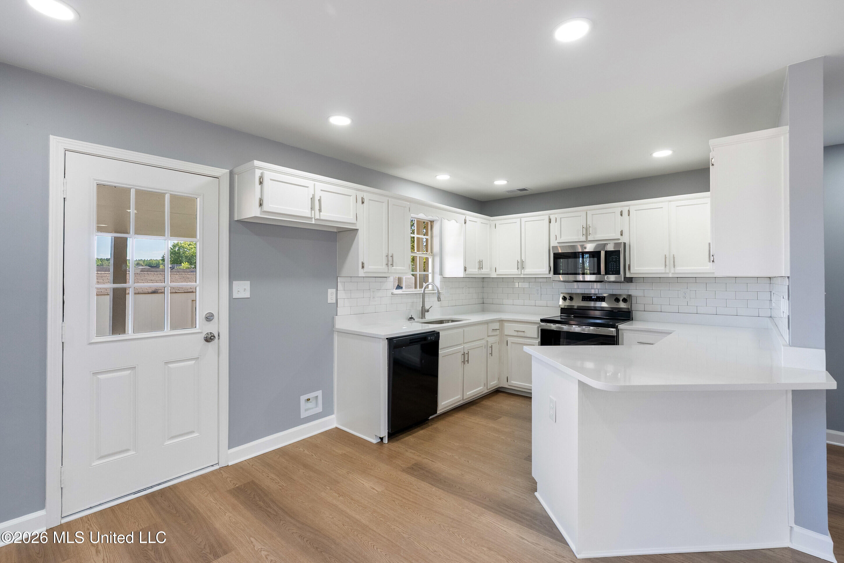 4241 Shadow Glen Drive Property Photo 14