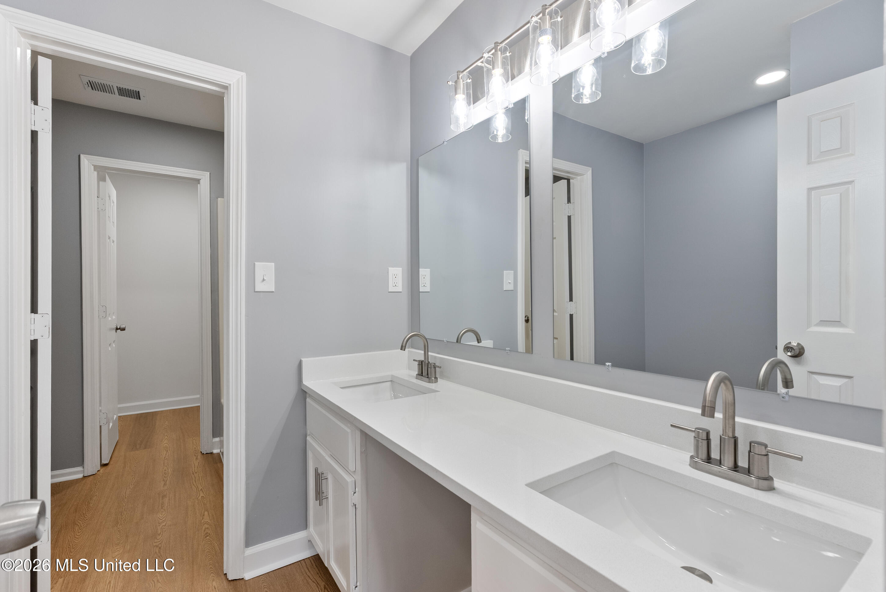 4241 Shadow Glen Drive Property Photo 16