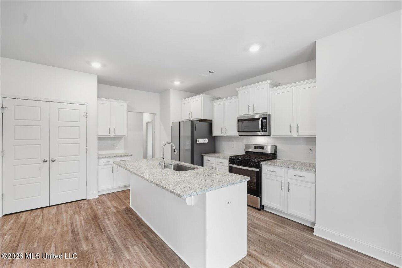 232 Deerfield Club Drive Property Photo 10