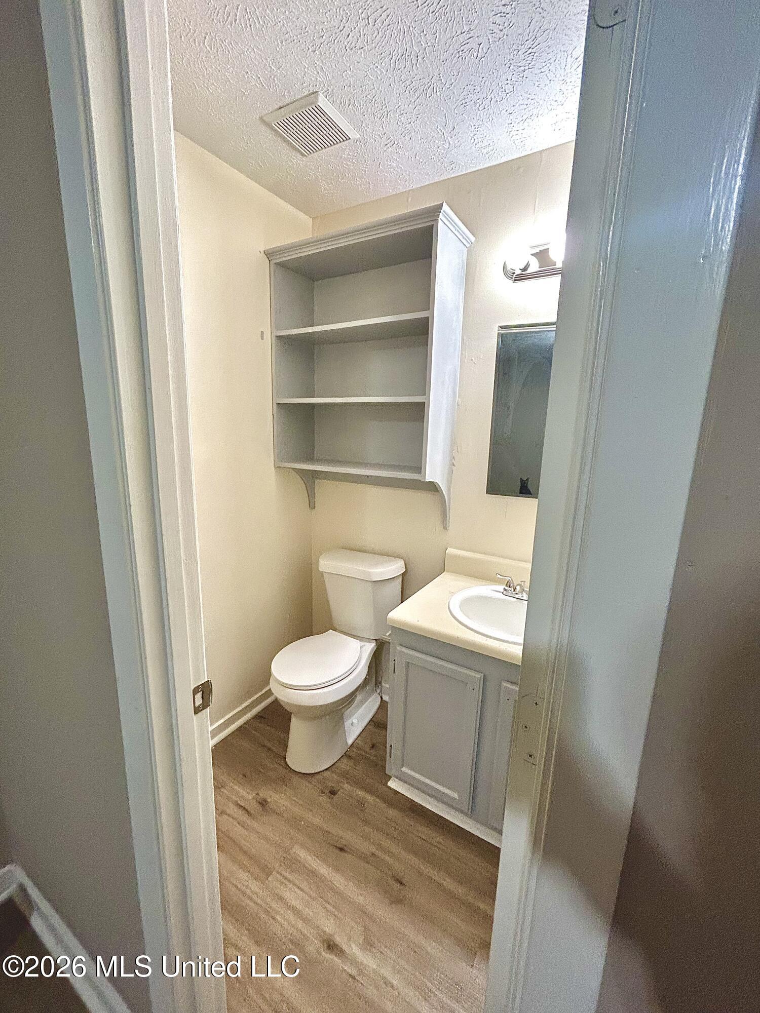 2077 Cooperwell Dr Units A&b Drive Property Photo 4