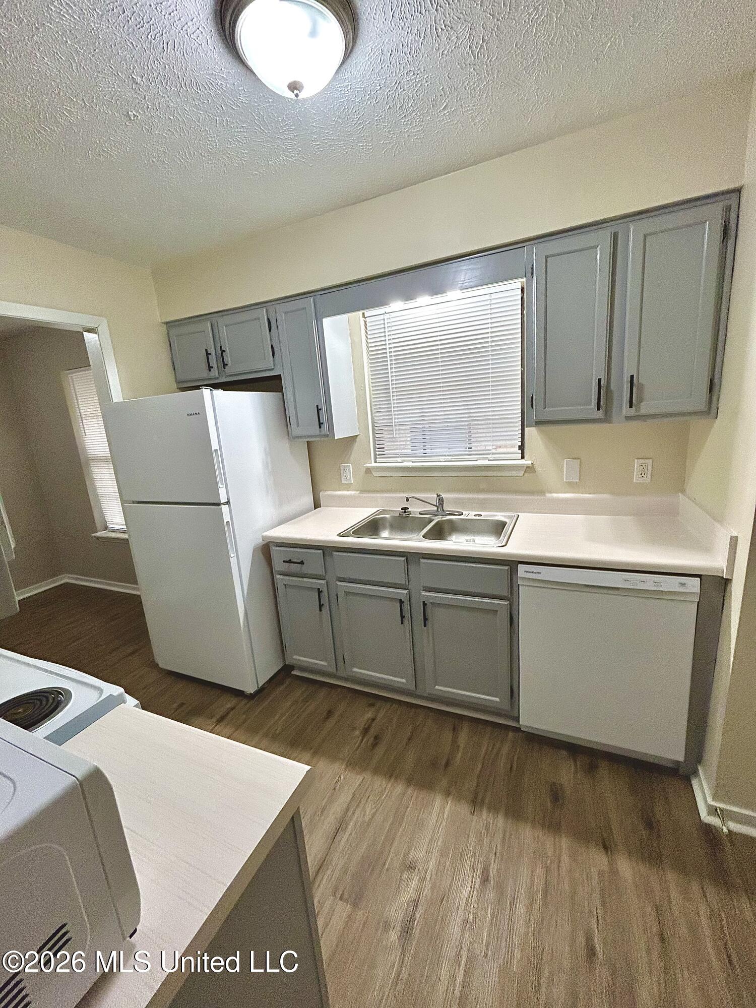 2077 Cooperwell Dr Units A&b Drive Property Photo 10