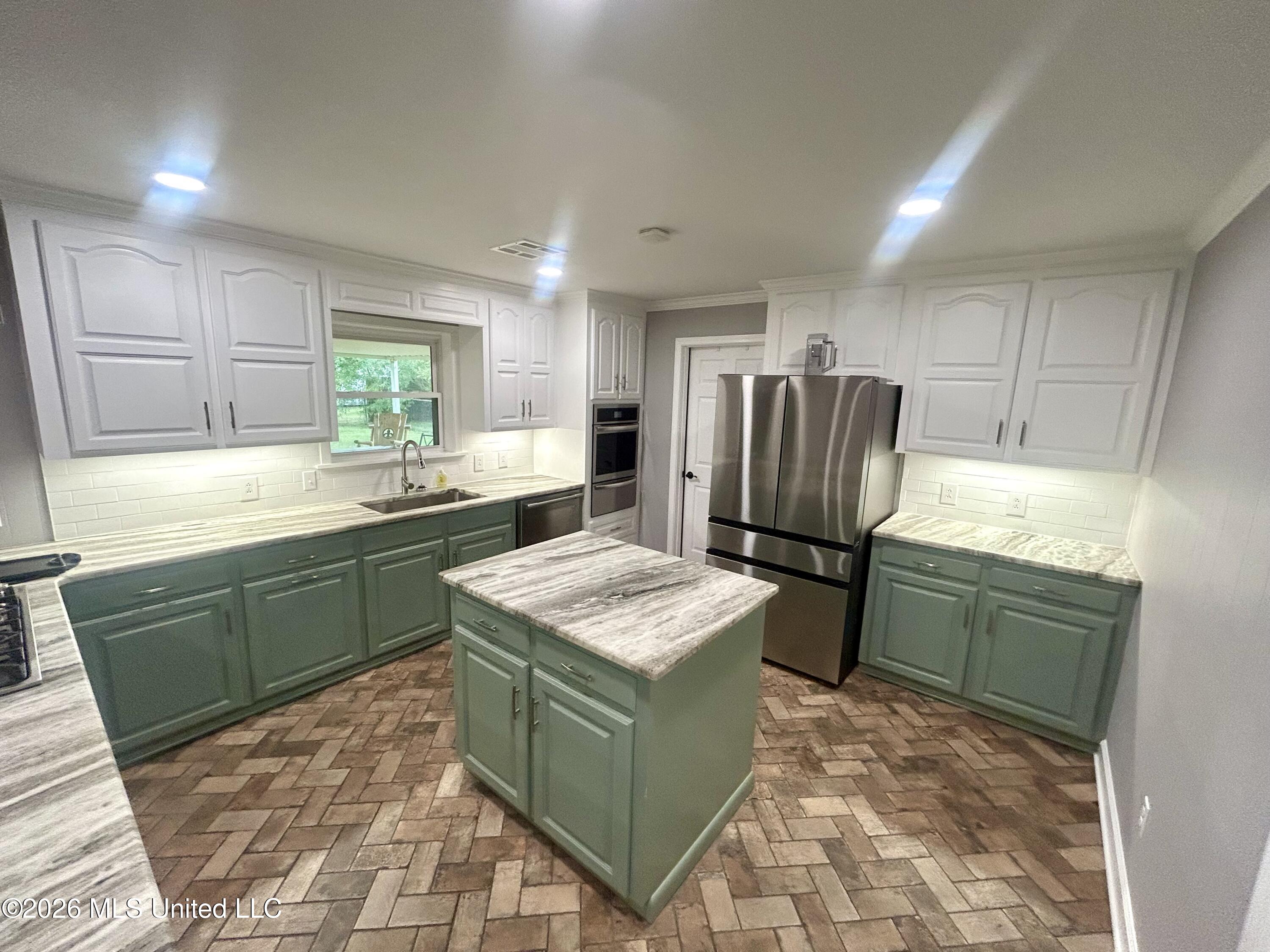 167 Lee Avenue Property Photo 2