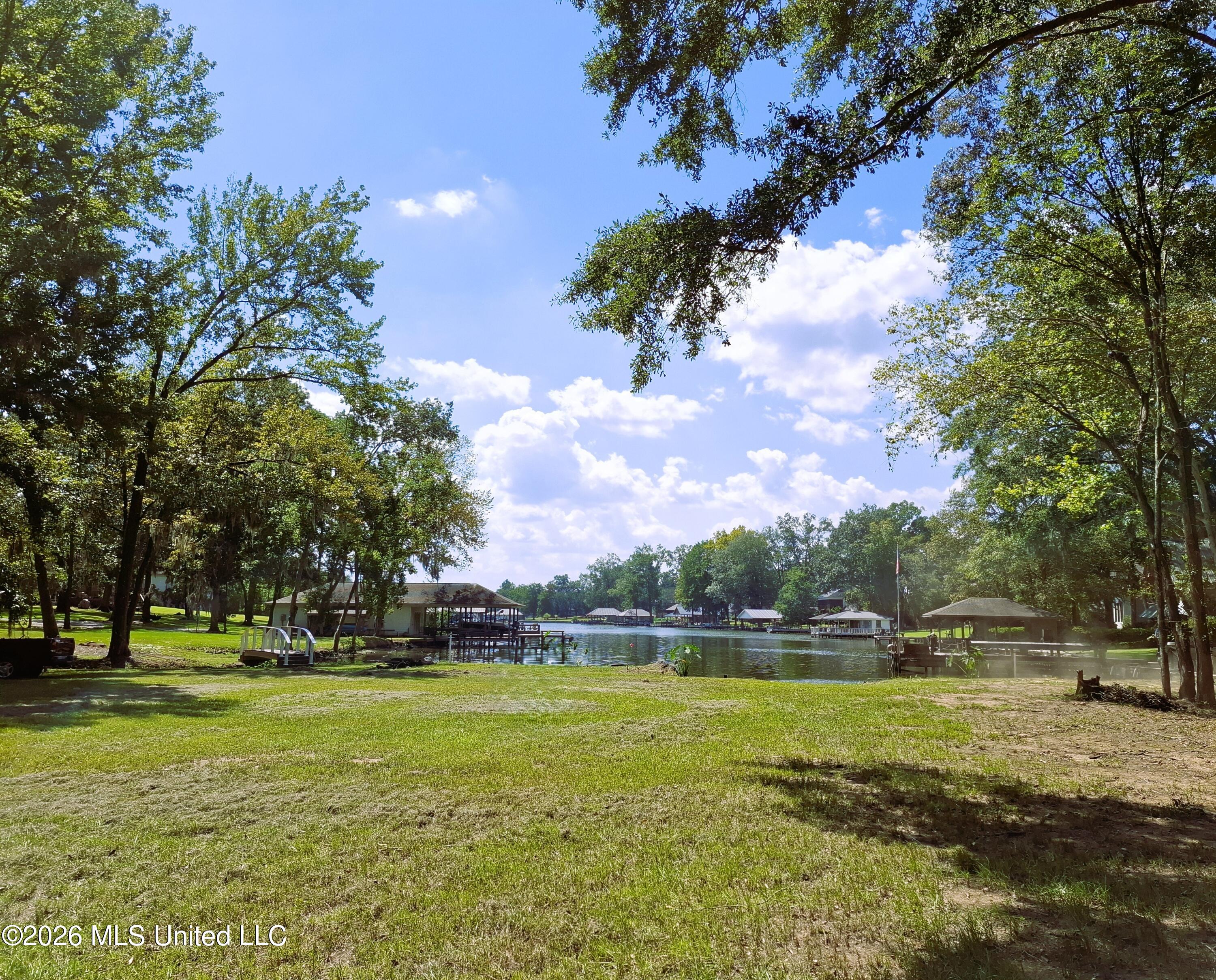 125 Shady Lane Property Photo 6