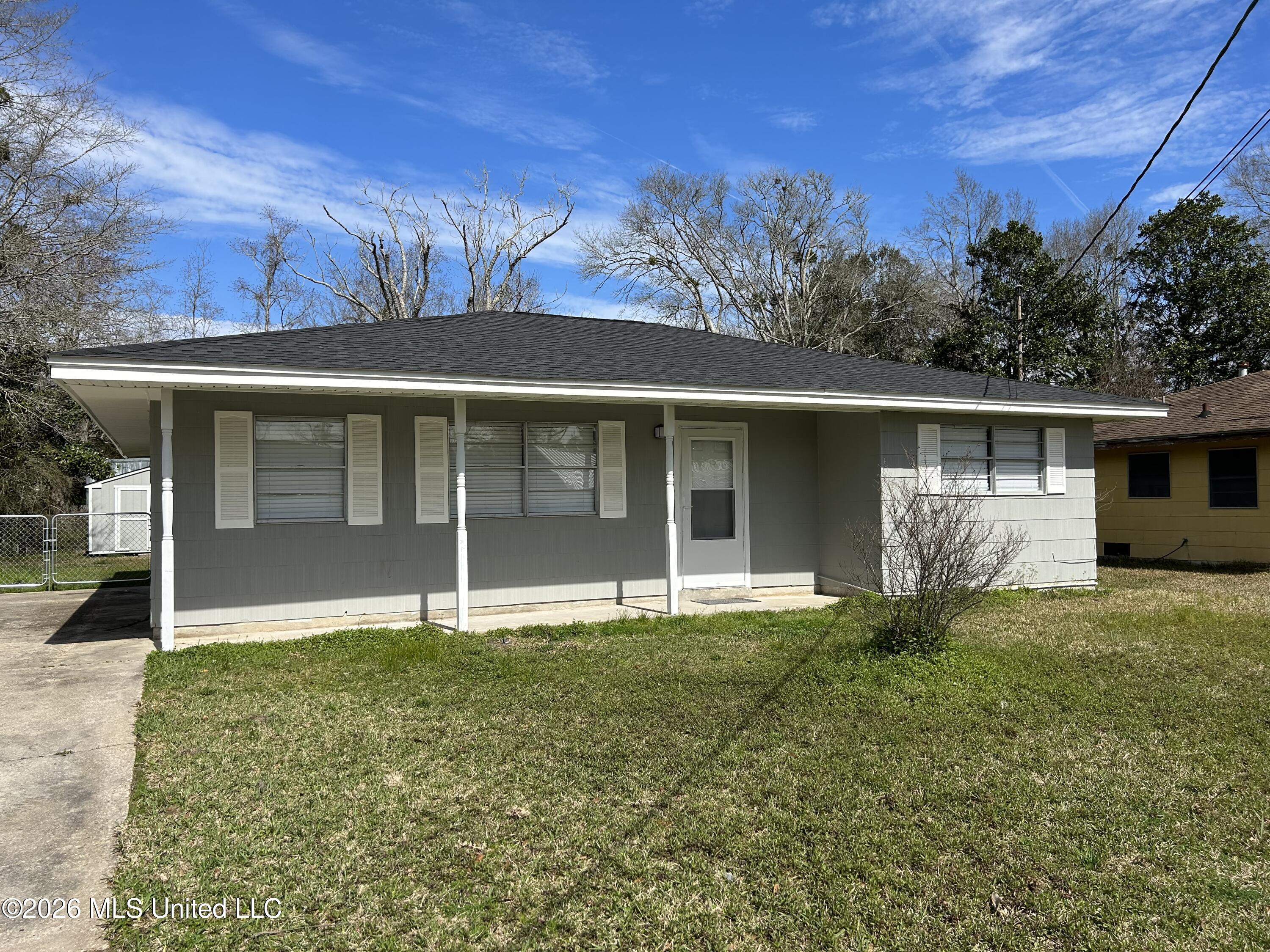 211 Woodland Circle Property Photo 1